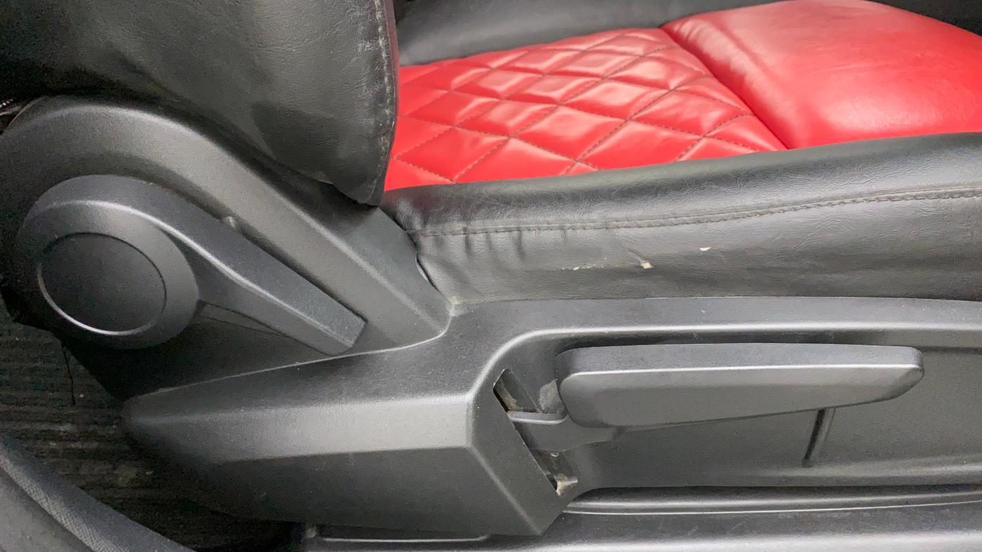 2020 Tata ALTROZ XZ 1.2, Petrol, Manual, 32,195 km, Driver Side Adjustment Panel