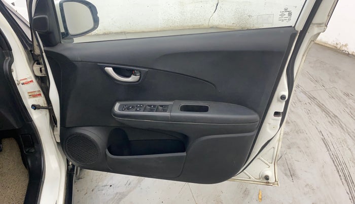 2016 Honda BR-V 1.5L I-VTEC V CVT, Petrol, Automatic, 1,11,113 km, Driver Side Door Panels Control