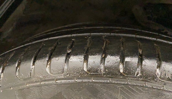 2016 Honda BR-V 1.5L I-VTEC V CVT, Petrol, Automatic, 1,11,113 km, Right Front Tyre Tread