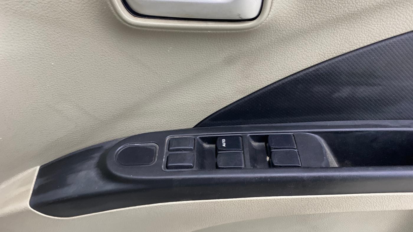 2014 Maruti Celerio VXI CNG, CNG, Manual, 64,940 km, Driver Side Door Panels Control
