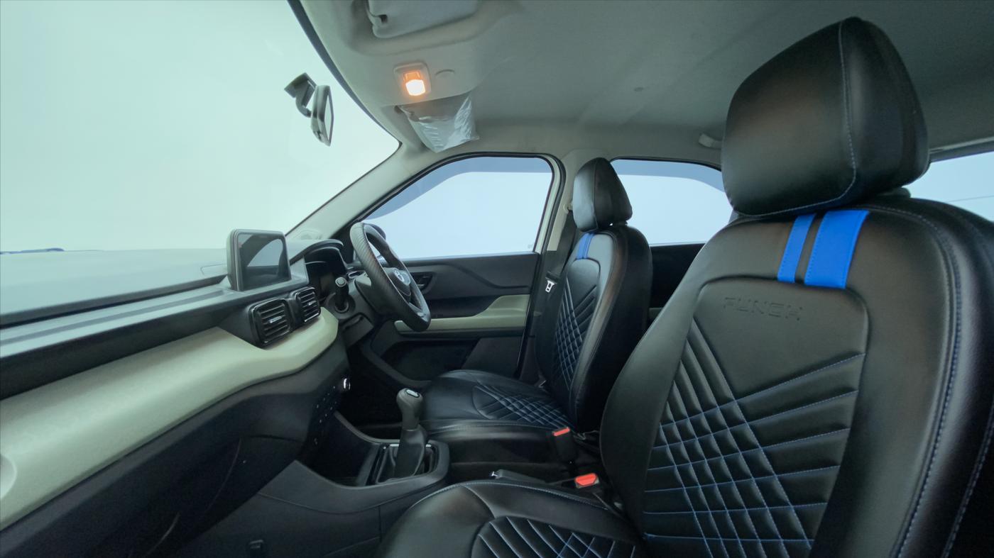 2021 Tata PUNCH ADVENTURE MT, Petrol, Manual, 29,427 km, Right Side Front Door Cabin