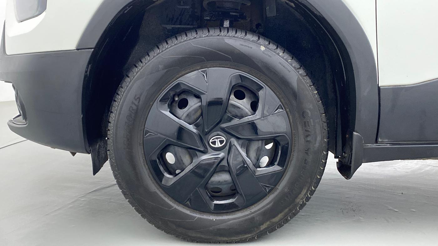 2021 Tata PUNCH ADVENTURE MT, Petrol, Manual, 29,427 km, Left Front Wheel