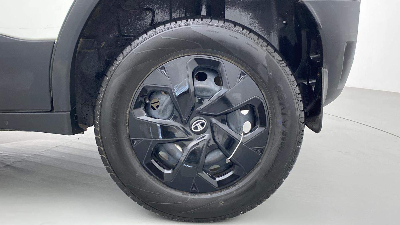 2021 Tata PUNCH ADVENTURE MT, Petrol, Manual, 29,427 km, Left Rear Wheel