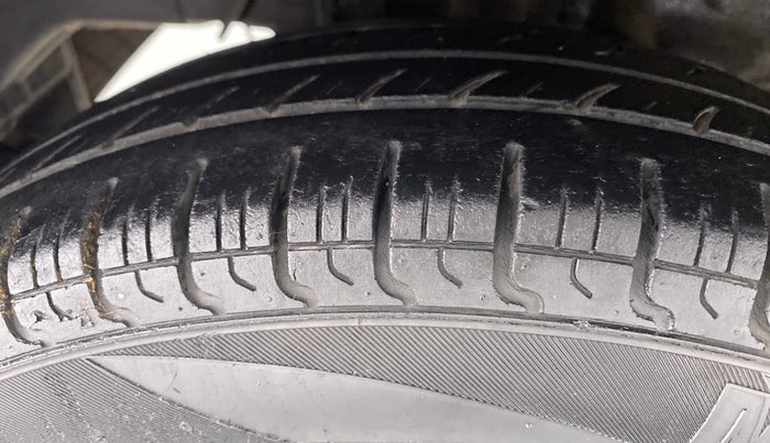 2016 Hyundai Eon ERA PLUS, Petrol, Manual, 21,195 km, Right Rear Tyre Tread