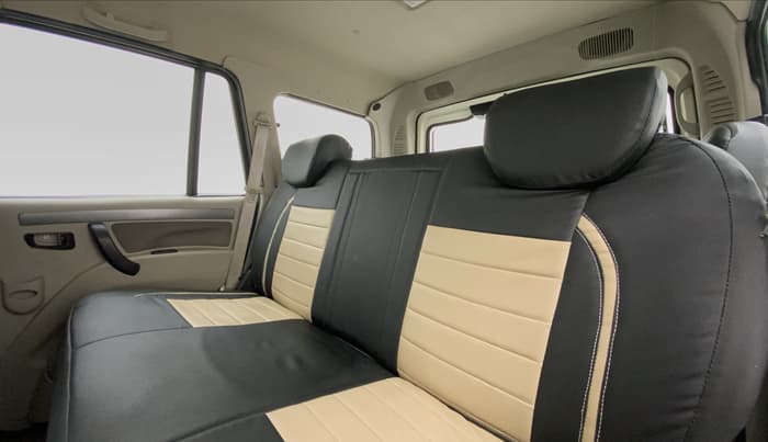 2017 Mahindra Scorpio S6 PLUS, Diesel, Manual, 42,408 km, Right Side Door Cabin View