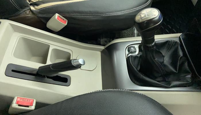 2017 Mahindra Scorpio S6 PLUS, Diesel, Manual, 42,408 km, Gear Lever