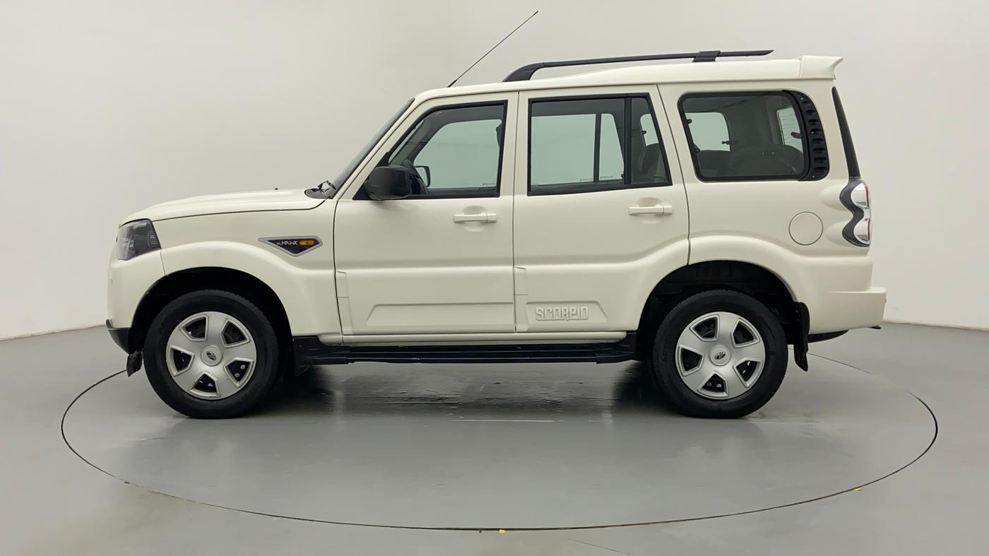 2017 Mahindra Scorpio S6 PLUS, Diesel, Manual, 42,408 km, Left Side View