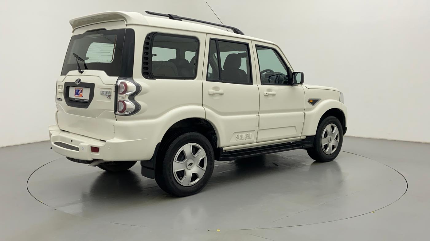 2017 Mahindra Scorpio S6 PLUS, Diesel, Manual, 42,408 km, Right Back Diagonal (45- Degree) View