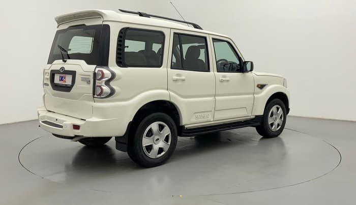 2017 Mahindra Scorpio S6 PLUS, Diesel, Manual, 42,408 km, Right Back Diagonal (45- Degree) View