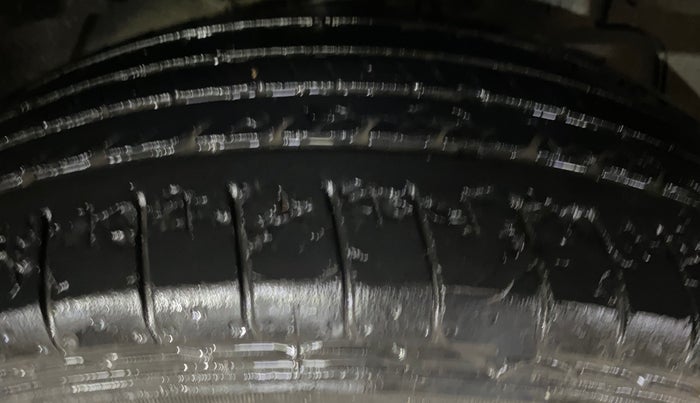 2022 Tata NEXON XM SUNROOF PETROL, CNG, Manual, 29,802 km, Right Front Tyre Tread