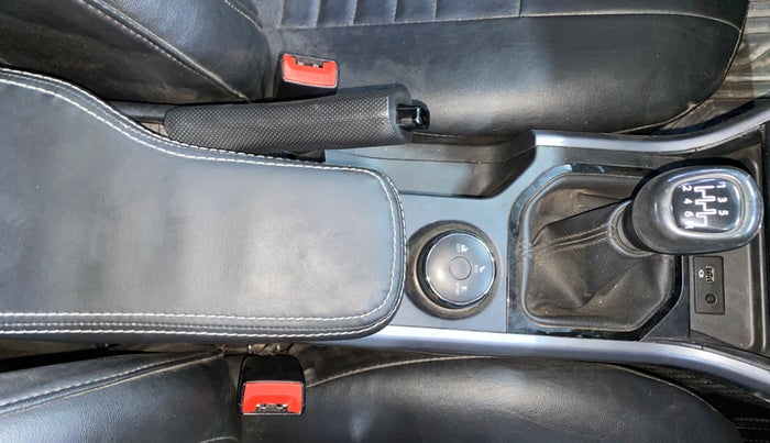 2022 Tata NEXON XM SUNROOF PETROL, CNG, Manual, 29,802 km, Gear Lever