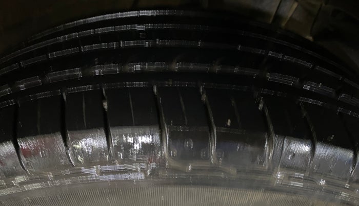 2022 Tata NEXON XM SUNROOF PETROL, CNG, Manual, 29,802 km, Left Rear Tyre Tread