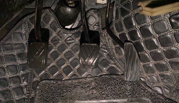 2015 Maruti Wagon R 1.0 VXI, Petrol, Manual, 1,15,130 km, Pedals