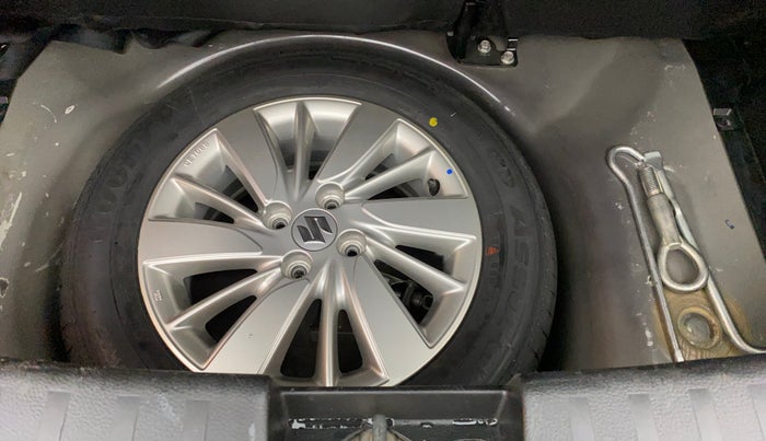 2017 Maruti Swift ZXI, Petrol, Manual, 51,421 km, Spare Tyre