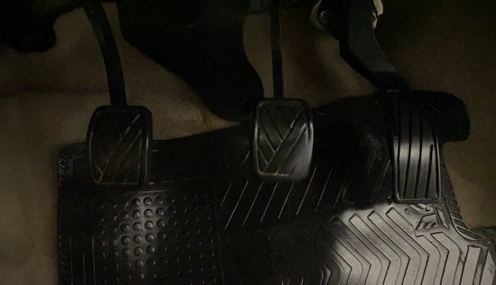 2014 Maruti Ertiga VXI, Petrol, Manual, 48,022 km, Pedals