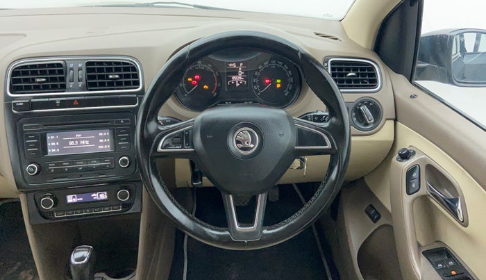 2016 Skoda Rapid 1.6 MPI STYLE PLUS AT, Petrol, Automatic, 1,25,533 km, Steering Wheel Close-up