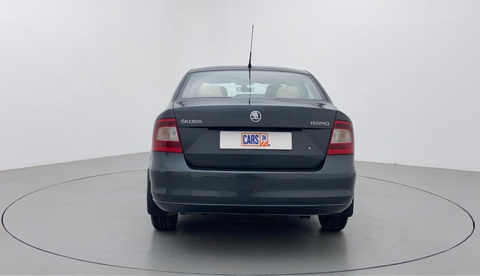 2016 Skoda Rapid 1.6 MPI STYLE PLUS AT, Petrol, Automatic, 1,25,533 km, Back/Rear View