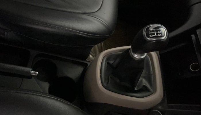 2016 Hyundai Xcent S 1.2, Petrol, Manual, 56,181 km, Gear Lever