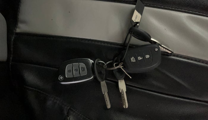 2016 Hyundai Xcent S 1.2, Petrol, Manual, 56,181 km, Key Close Up