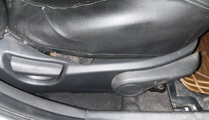 2016 Hyundai Xcent S 1.2, Petrol, Manual, 56,181 km, Driver Side Adjustment Panel