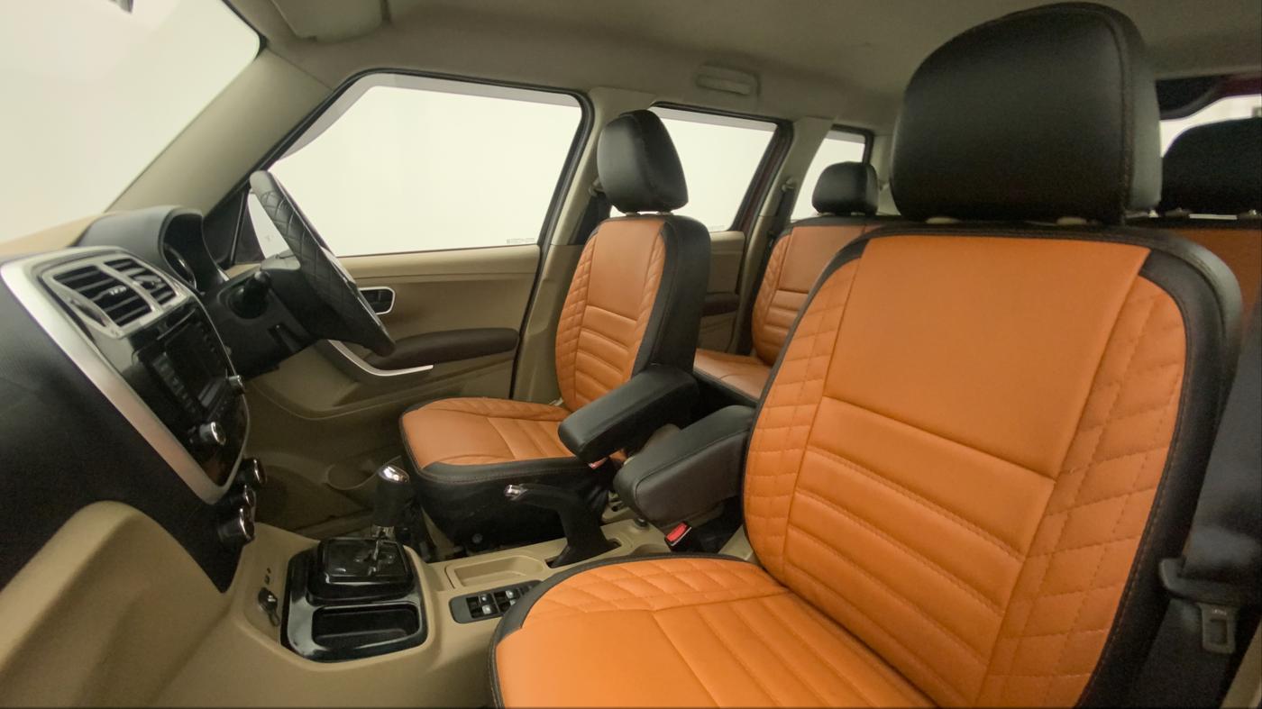 2016 Mahindra TUV300 T8 AMT, Diesel, Automatic, 63,015 km, Right Side Front Door Cabin