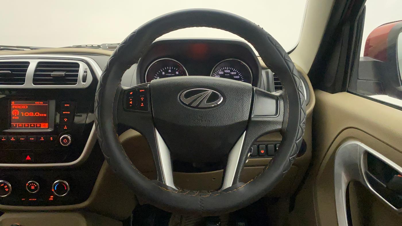 2016 Mahindra TUV300 T8 AMT, Diesel, Automatic, 63,015 km, Steering Wheel Close Up