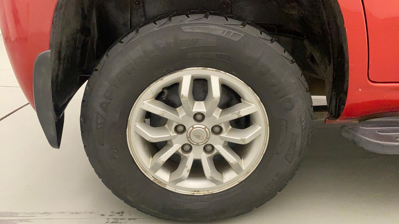 2016 Mahindra TUV300 T8 AMT, Diesel, Automatic, 63,015 km, Right Rear Wheel