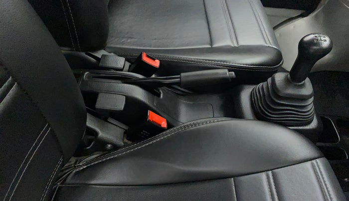 2022 Maruti Eeco 5 STR AC (O), Petrol, Manual, 16,436 km, Gear Lever