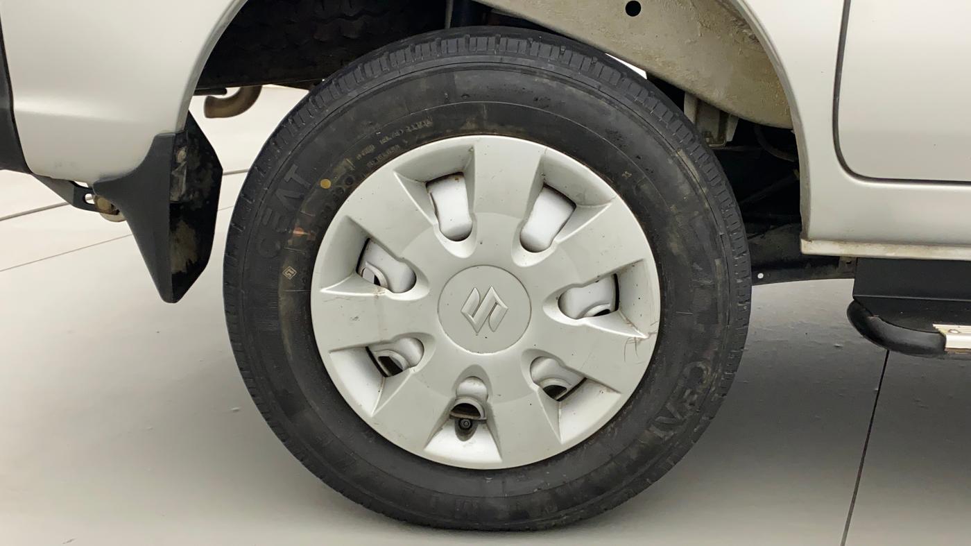 2022 Maruti Eeco 5 STR AC (O), Petrol, Manual, 16,436 km, Right Rear Wheel