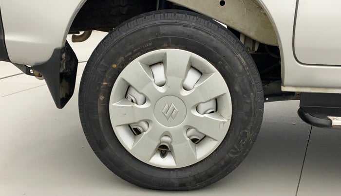 2022 Maruti Eeco 5 STR AC (O), Petrol, Manual, 16,436 km, Right Rear Wheel