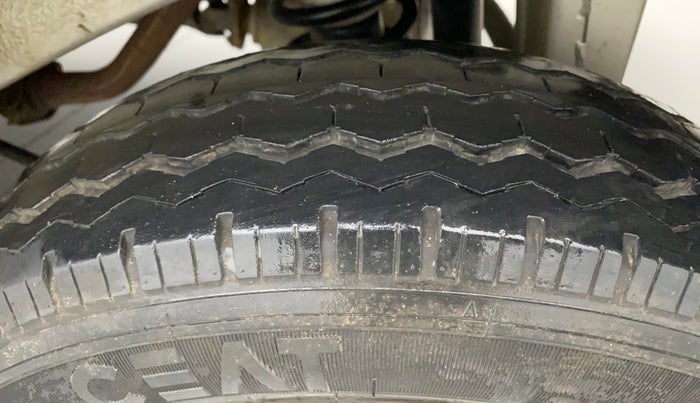 2022 Maruti Eeco 5 STR AC (O), Petrol, Manual, 16,436 km, Left Rear Tyre Tread