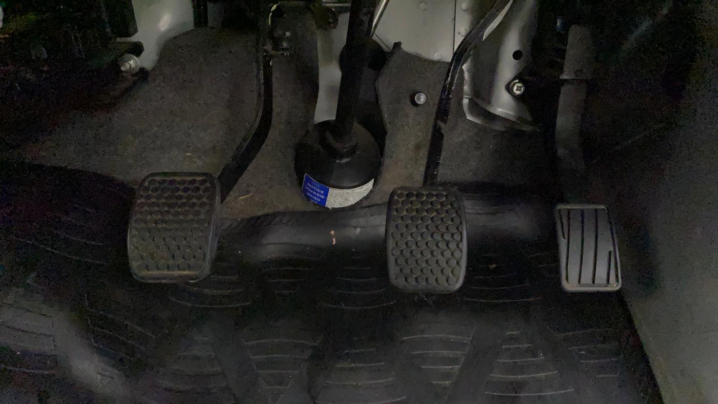 2022 Maruti Eeco 5 STR AC (O), Petrol, Manual, 16,436 km, Pedals