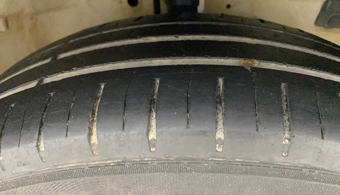 2012 Maruti Swift Dzire VDI, Diesel, Manual, 1,37,530 km, Right Front Tyre Tread