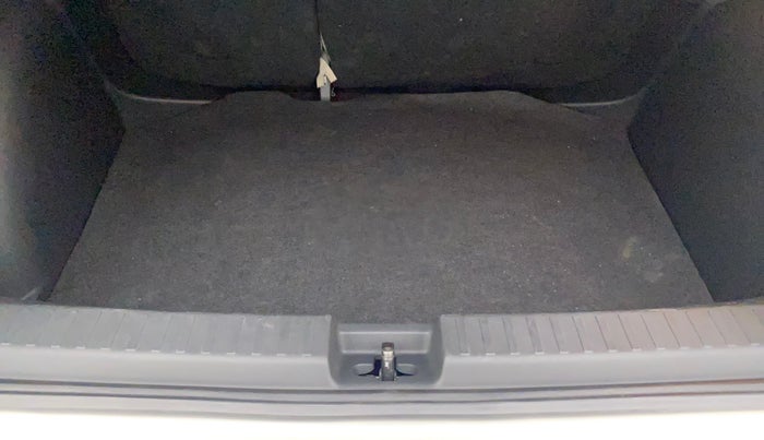 2021 Volkswagen TAIGUN HIGHLINE 1.0 TSI MT, Petrol, Manual, 18,733 km, Boot Inside