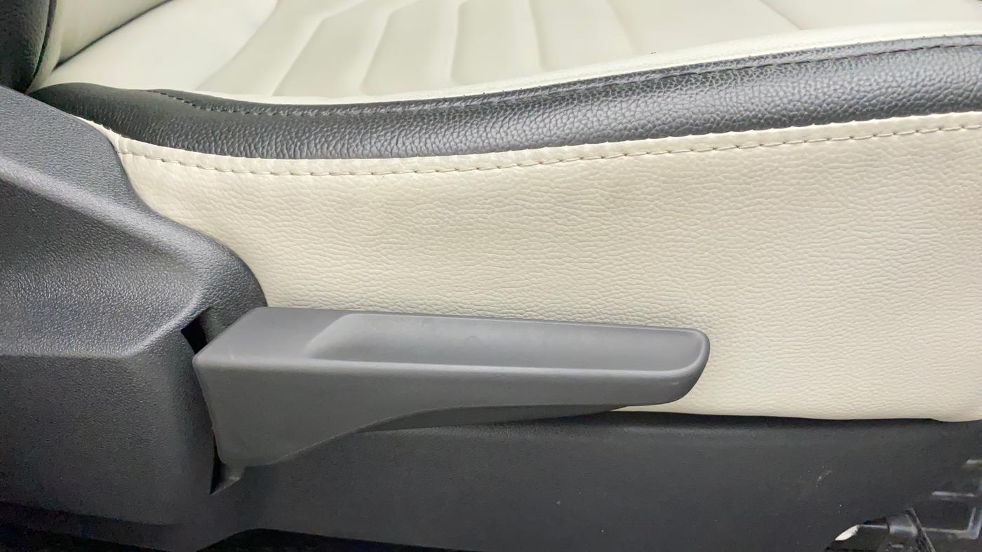 2021 Volkswagen TAIGUN HIGHLINE 1.0 TSI MT, Petrol, Manual, 18,733 km, Driver Side Adjustment Panel