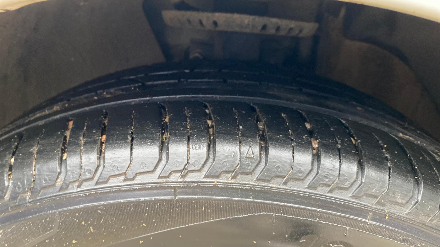 2018 Volkswagen Polo HIGHLINE PLUS 1.2(16 ALLOY, Petrol, Manual, 58,667 km, Left Front Tyre Tread