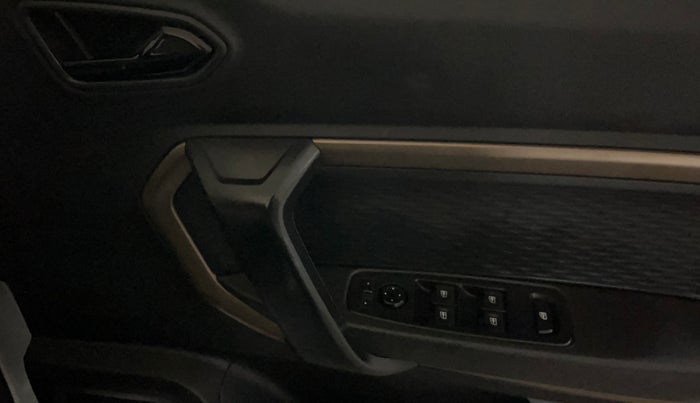 2022 Renault Kiger RXT (O) MT, Petrol, Manual, 24,310 km, Driver Side Door Panels Control