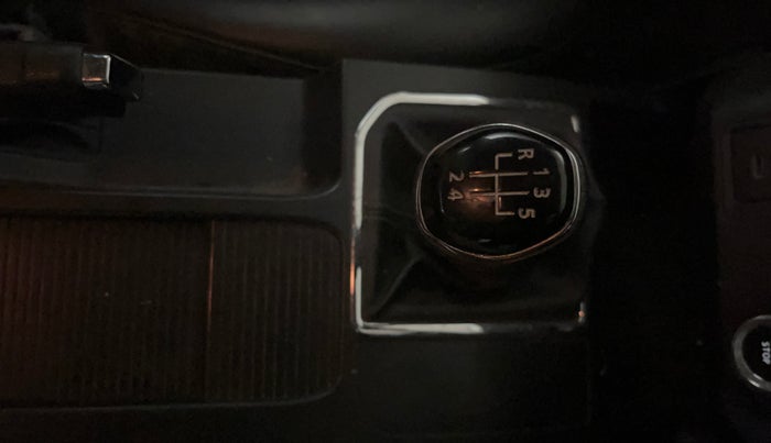 2022 Renault Kiger RXT (O) MT, Petrol, Manual, 24,310 km, Gear Lever