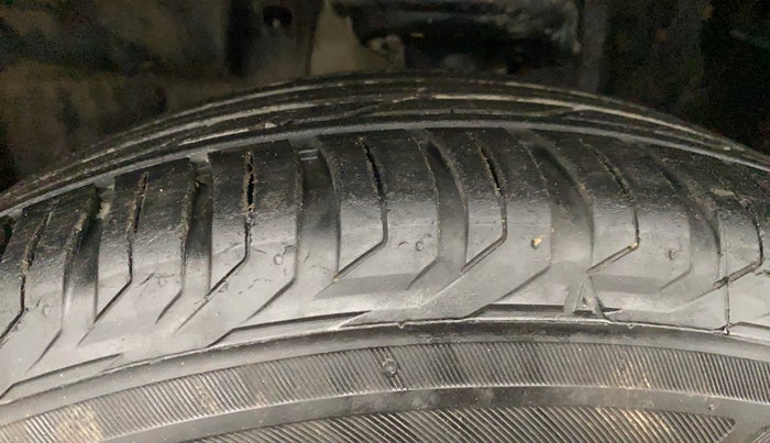 2019 Jeep Compass LIMITED 1.4 PETROL AT, Petrol, Automatic, 63,948 km, Left Front Tyre Tread