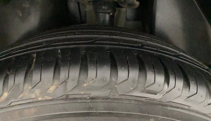 2019 Jeep Compass LIMITED 1.4 PETROL AT, Petrol, Automatic, 63,948 km, Left Rear Tyre Tread