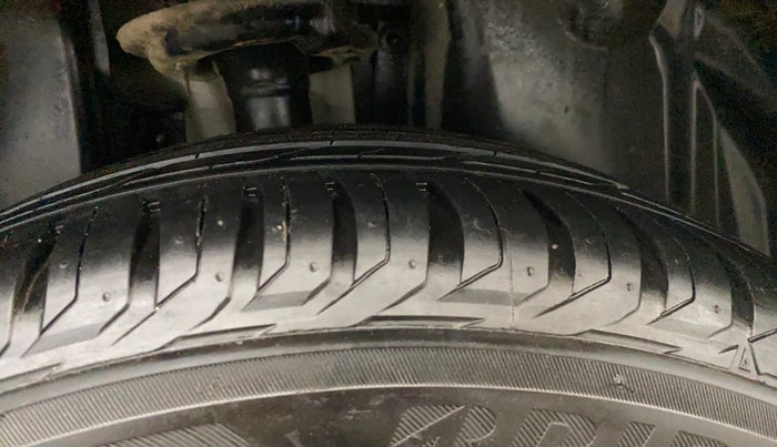 2019 Jeep Compass LIMITED 1.4 PETROL AT, Petrol, Automatic, 63,948 km, Right Rear Tyre Tread