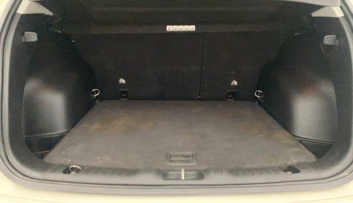 2019 Jeep Compass LIMITED 1.4 PETROL AT, Petrol, Automatic, 63,948 km, Boot Inside