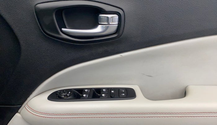 2019 Jeep Compass LIMITED 1.4 PETROL AT, Petrol, Automatic, 63,948 km, Driver Side Door Panels Control