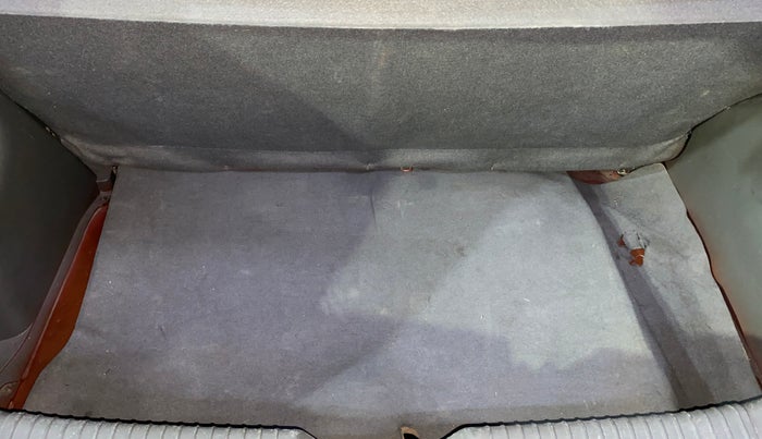 2013 Hyundai i10 MAGNA 1.1, Petrol, Manual, 60,325 km, Boot Inside