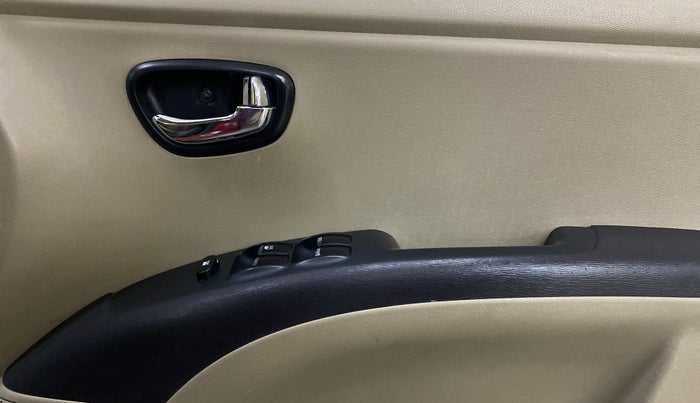 2013 Hyundai i10 MAGNA 1.1, Petrol, Manual, 60,325 km, Driver Side Door Panels Control