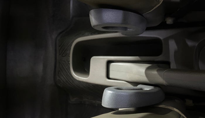 2013 Hyundai i10 MAGNA 1.1, Petrol, Manual, 60,325 km, Driver Side Adjustment Panel