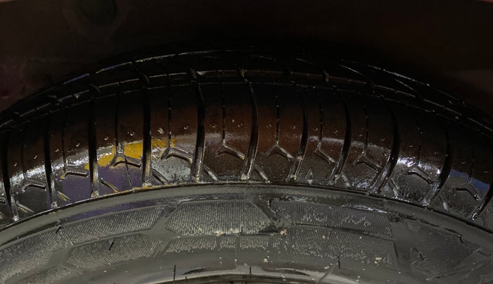 2013 Hyundai i10 MAGNA 1.1, Petrol, Manual, 60,325 km, Right Rear Tyre Tread