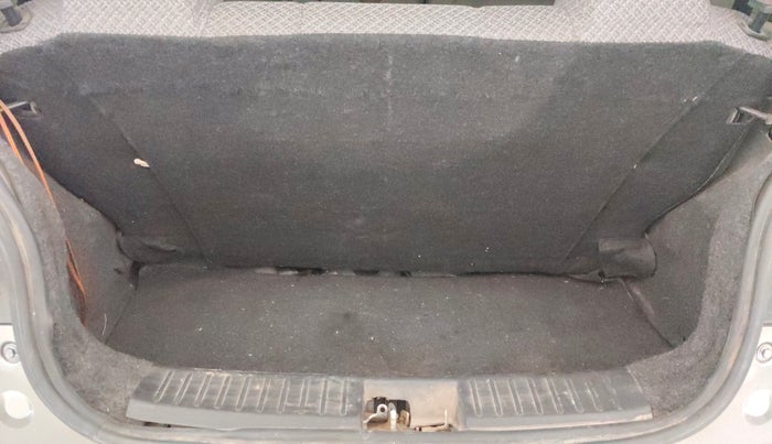 2016 Mahindra Kuv100 K4 D 6 STR, Diesel, Manual, 1,38,810 km, Boot Inside