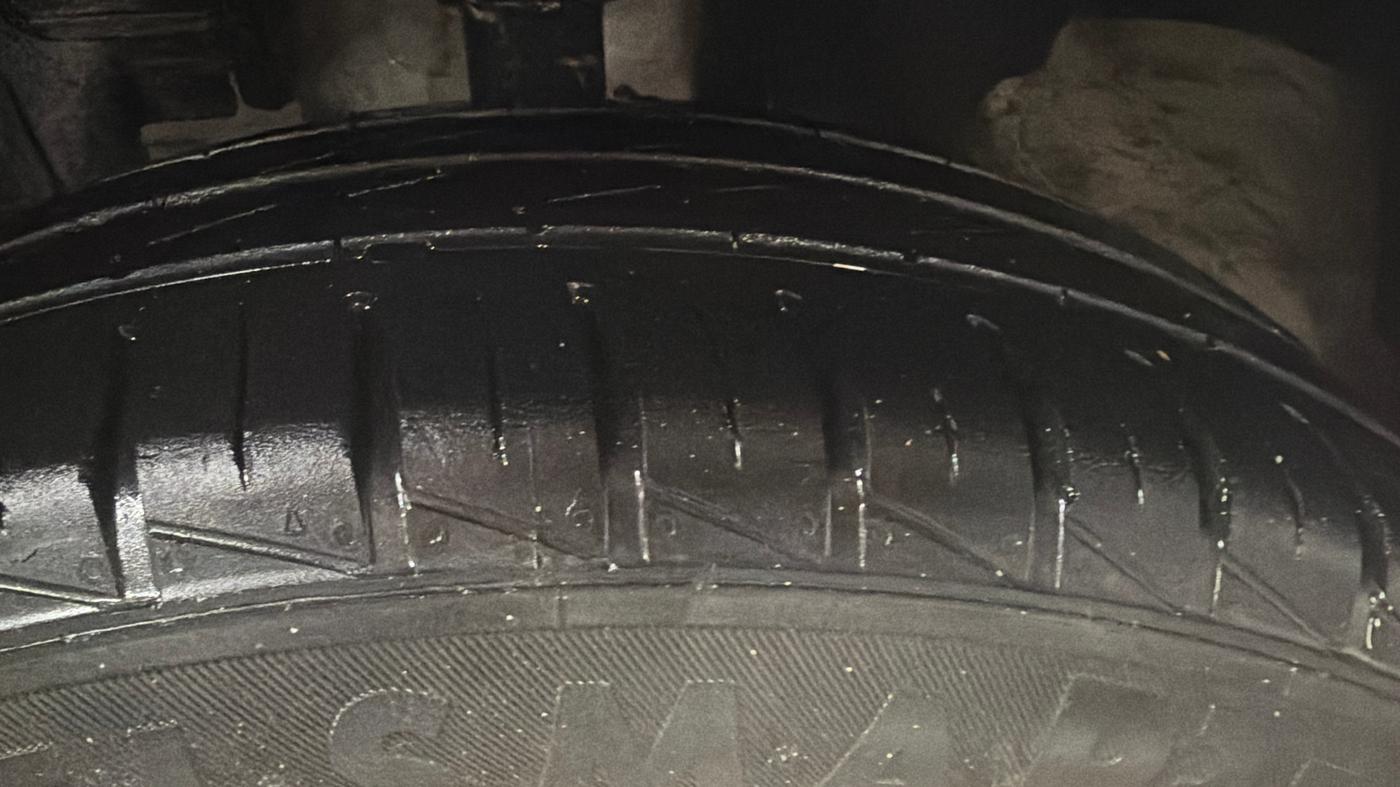 2025 Renault Kwid RXL 1.0 (O), CNG, Manual, 27,203 km, Left Front Tyre Tread