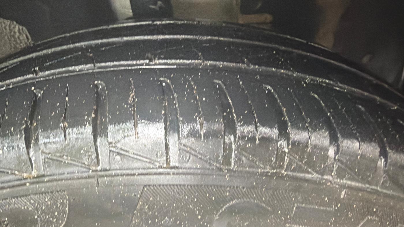 2025 Renault Kwid RXL 1.0 (O), CNG, Manual, 27,203 km, Right Front Tyre Tread